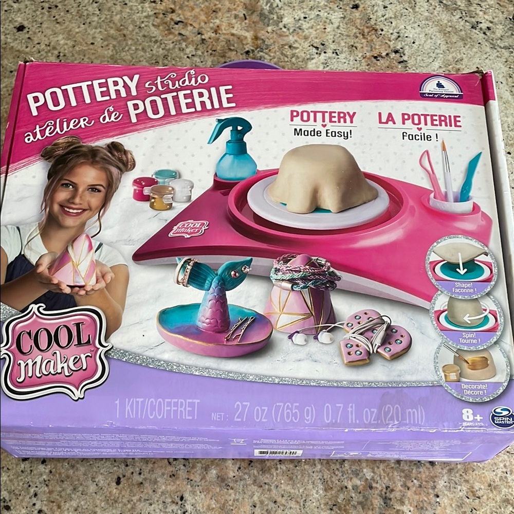 NIB Cool Maker Pottery Wheel Studio Kit Indoor rainy day fun Creative Clay Craft